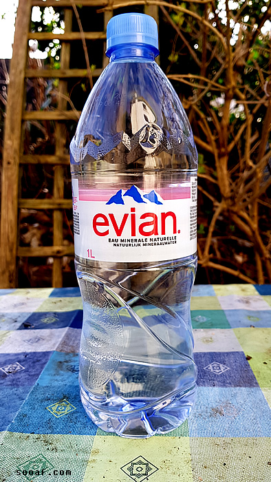 EVIAN Bouteille plastique d'eau d'1,5 litre minérale plate